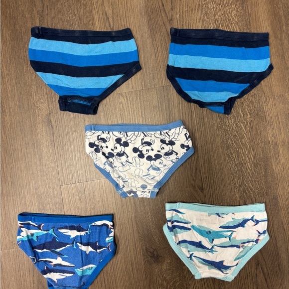 GAP 2T-3t Disney, Striped, Shark, Dino & Firetruck Tng Underwear. Exclt cdtn. - Picture 4 of 14